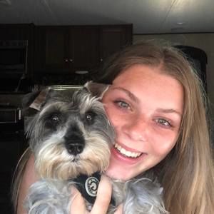 Meet your Posher, Adri